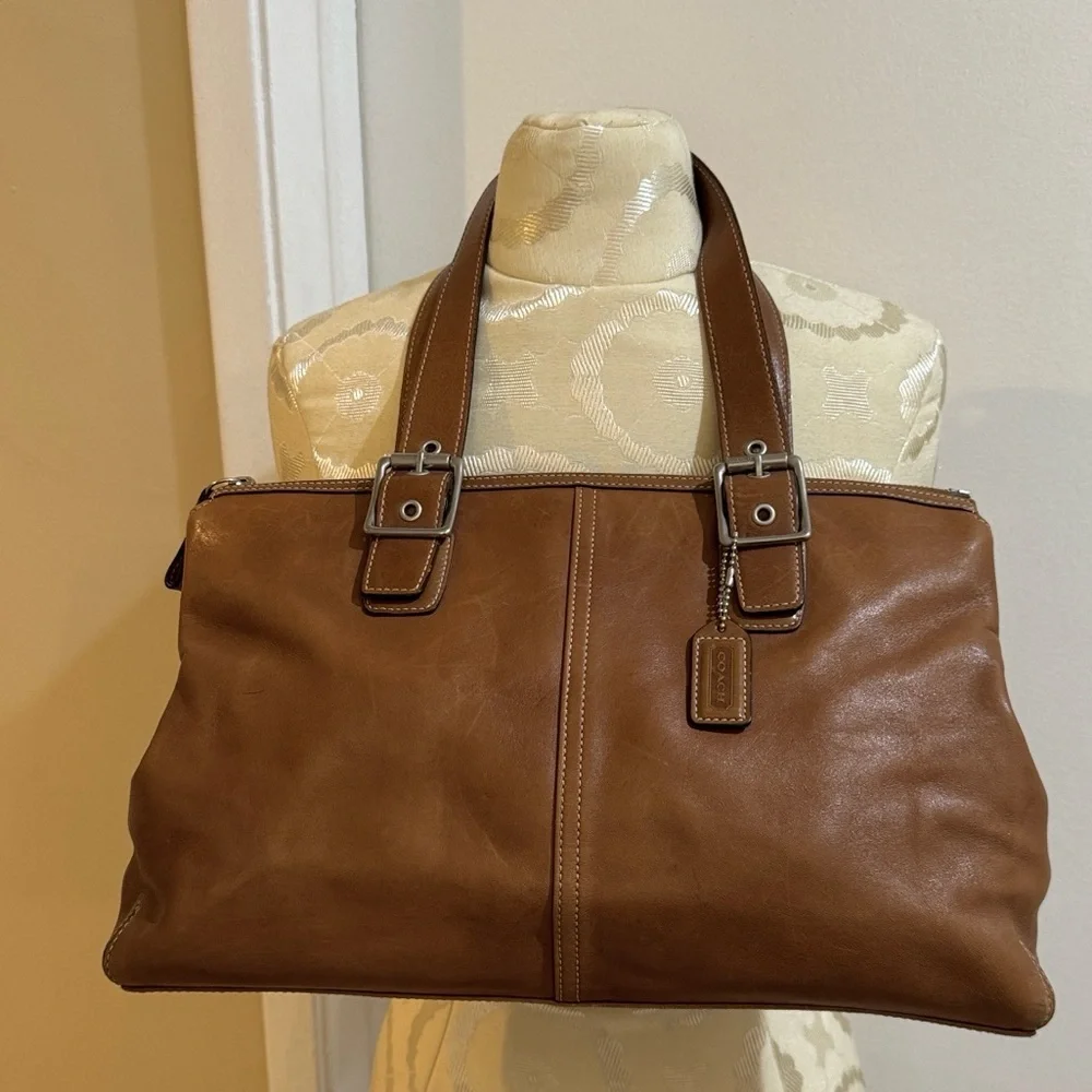 Coach Vintage Hamptons Buckle Soft Leather Tan Silvertone Shoulder Satchel Bag